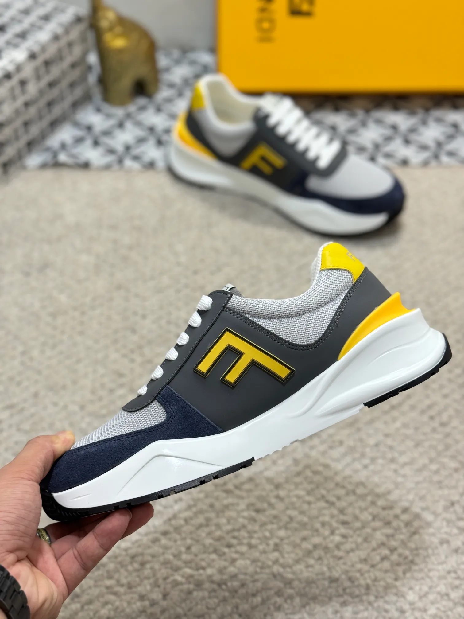 Men's men's shoes 💰520 [New style] 🦥🦥 Original quality - Fendi ◾️▫️F D🆕 Spring and summer new men's slip-on sneakers, with elastic straps, side zippers, and corrugated soles engraved with F. Embossed Fendi Flow lettering on the heel. Mixed material of high-tech fabric and black suede. FF graphic tongue. Ultra-light and wear-resistant EVA sole. Size: 38-44 (45 customized